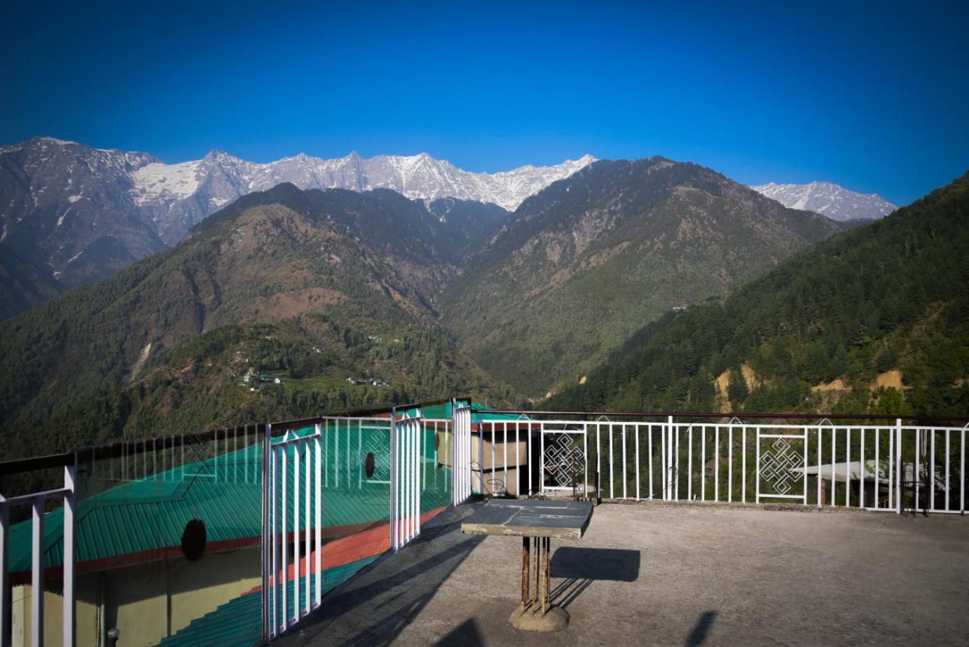 Dragon I Resorts Naddi Exterior photo